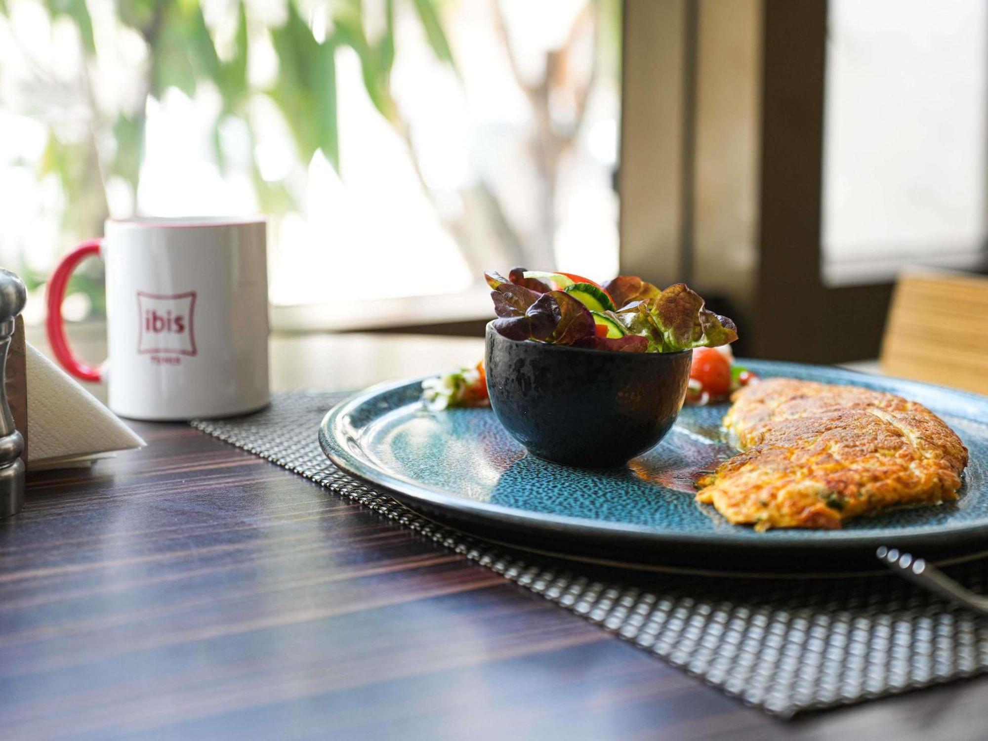 Ibis Hotel 3*